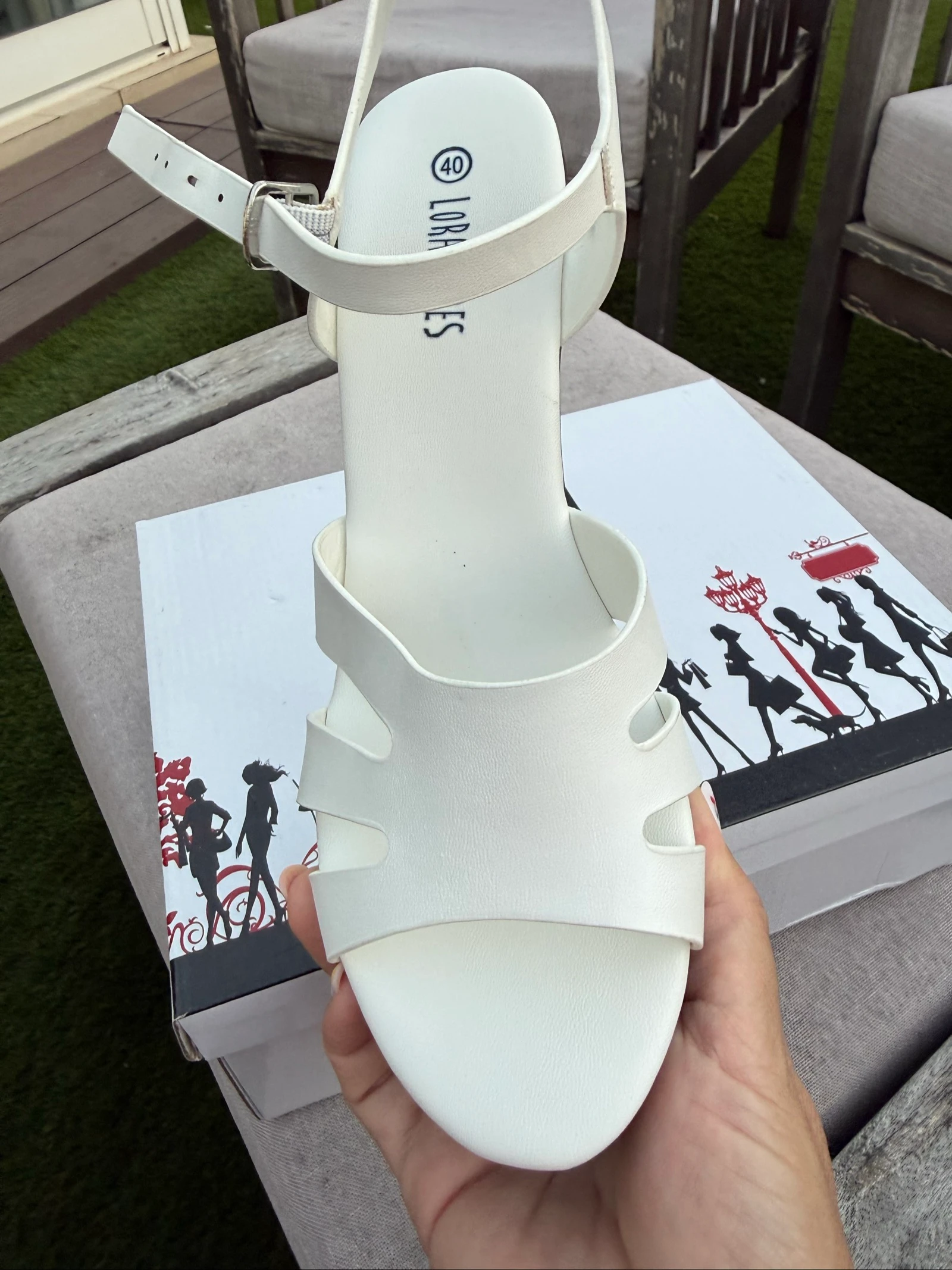 Sandales blanches à talon bloc plateforme LORA FERRES taille 40 – photo 3